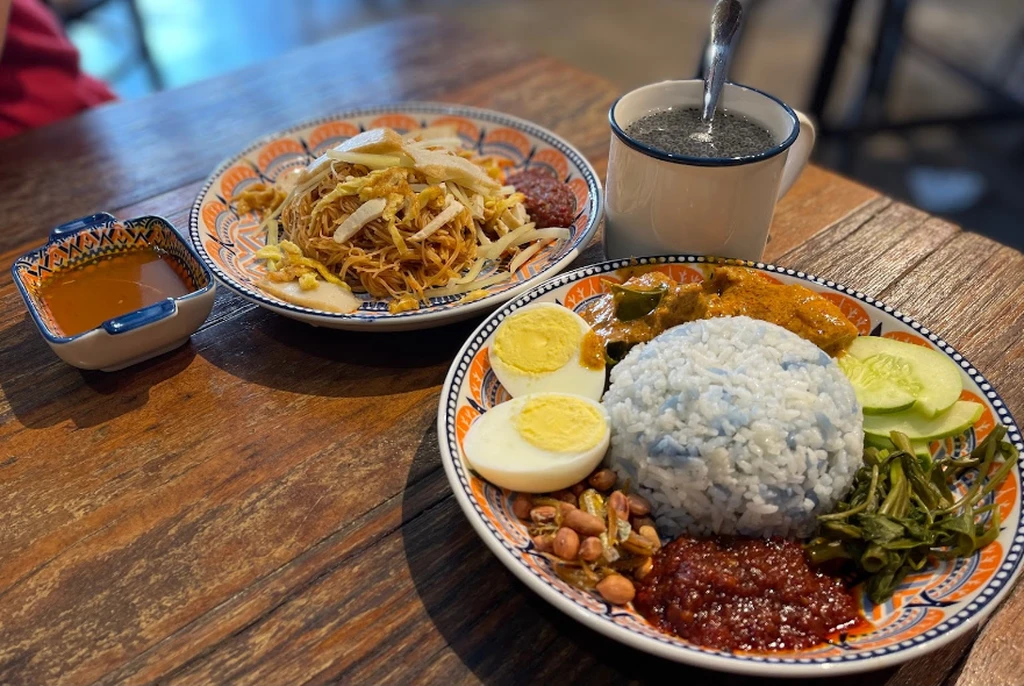 BANYA Heritage 1 - Makanan Halal Terbaik dalam Melaka: 10 Tempat Mesra Muslim / Halal