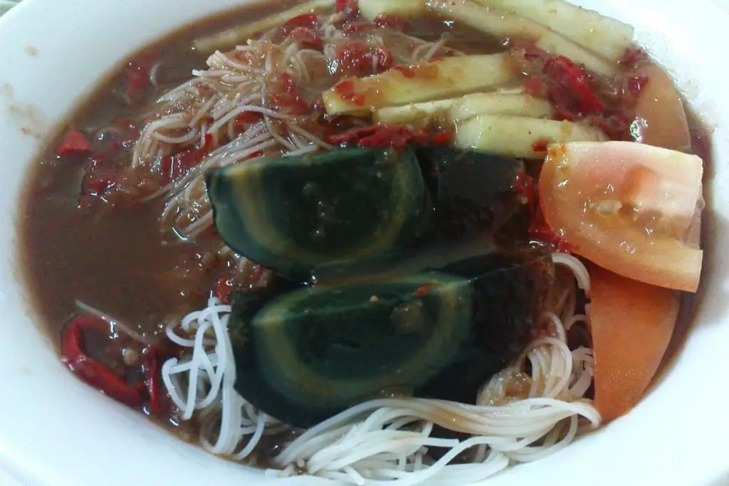 104. Belacan Bihun (Rice Vermicelli in Shrimp Paste)