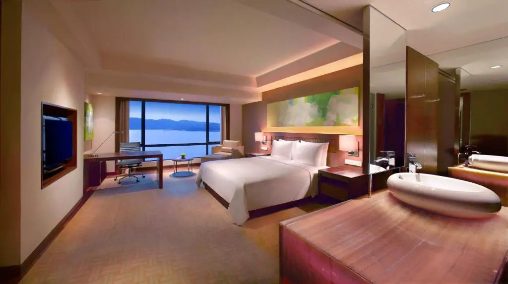 Hotel Mewah 5 Bintang Terbaik di Kota Kinabalu untuk Pasangan Keluarga atau Lawatan Perniagaan