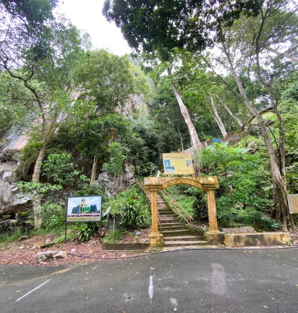 Gua Charas and Discover the Sivan Temple 3