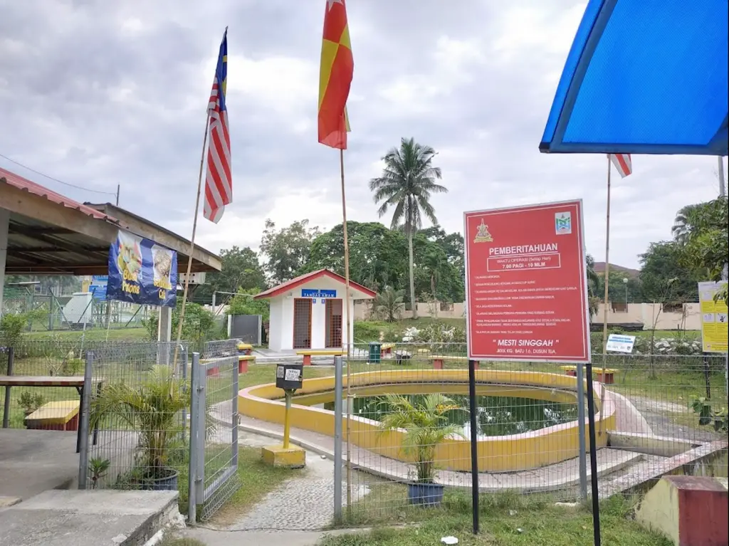 Kolam Air Panas Batu 16 Hulu Langat Selangor 4 Gambar