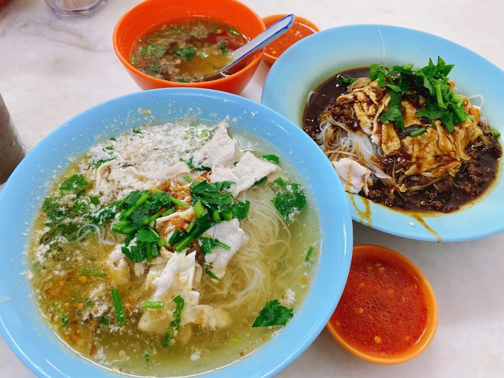 Mee Babi Makanan Laut Kulai Mok Gao