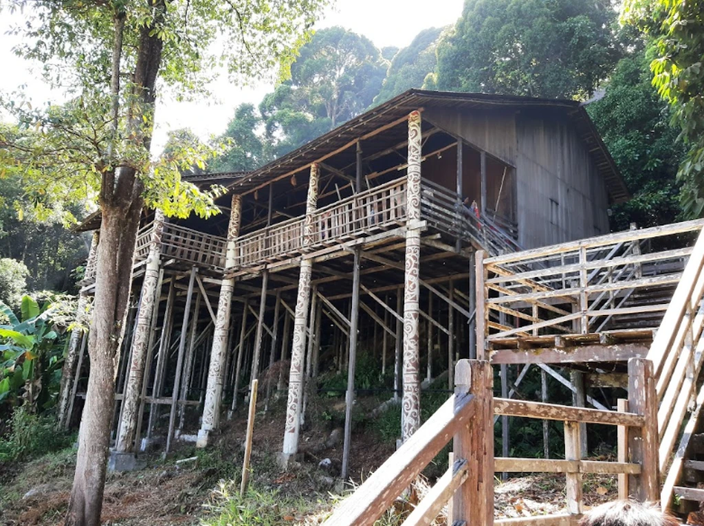 Rumah panjang di Kampung Budaya Sarawak