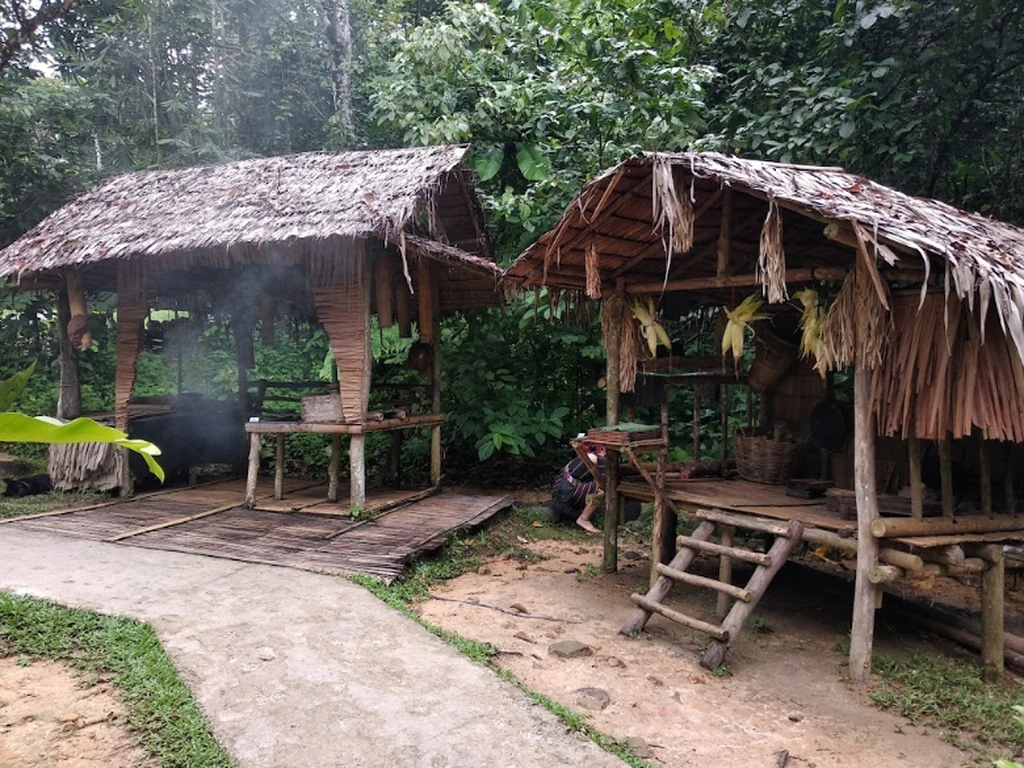 Perkampungan Budaya Mari Mari