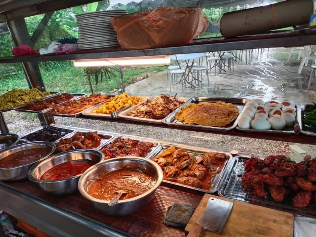 Nasi Kandar Di Bawah Pokok