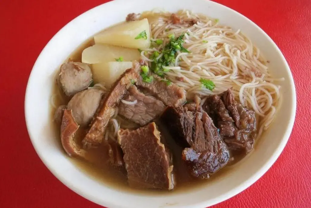 102. Ngiu Chap (Borneo Beef Noodle Soup)