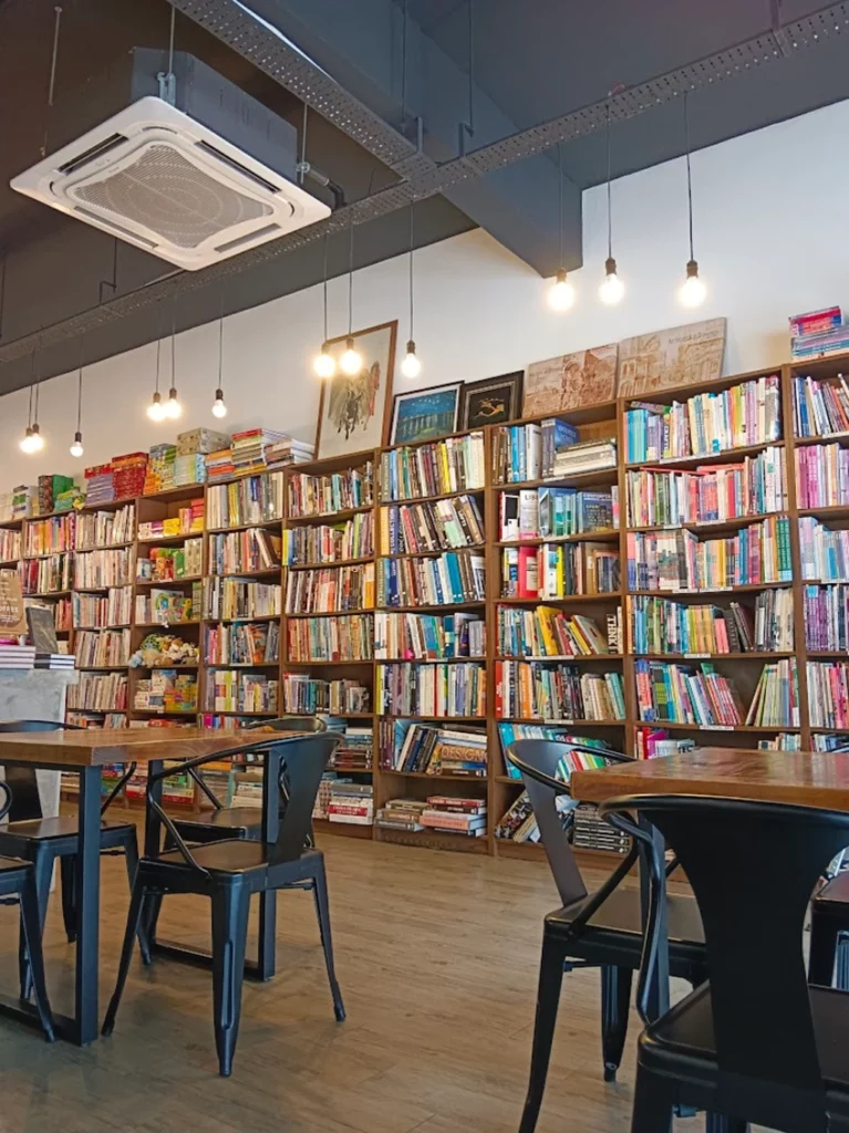 Pages Book Cafe
