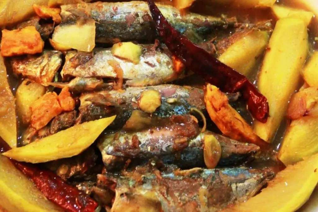 103. Pinasakan/Pinasakan Sada (Sabah Stewed Fish)