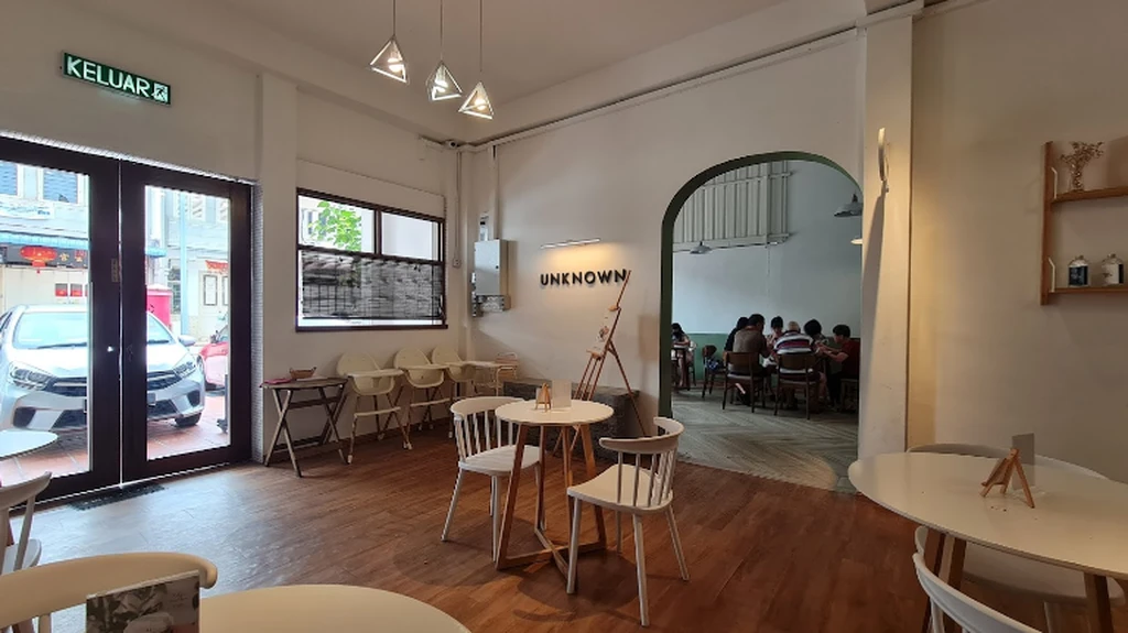 Kafe Bistro yang tidak dikenali