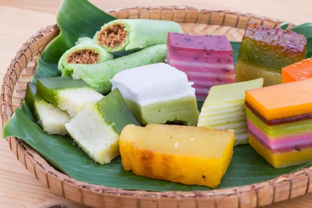 24. Kuih (Malaysia’s Snacks or Dessert)
