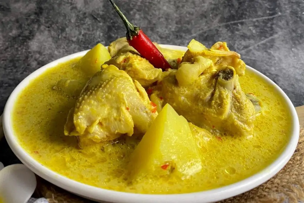 85. Masak Lemak/Masak Lemak Cili Api (Yellow Malaysian Curry)