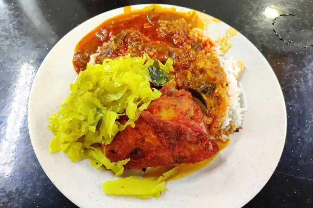 5. Nasi Kandar (Nasi Campur India dengan Kari)