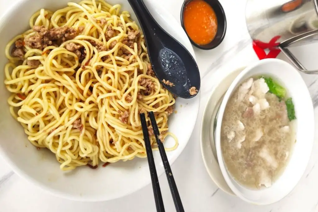 101. Sang Nyuk Mee (Sliced Pork Noodle)